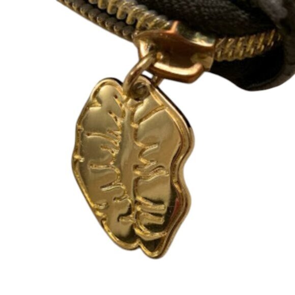 Betsey Johnson Hearts Wristlet Wallet - Picture 6 of 6